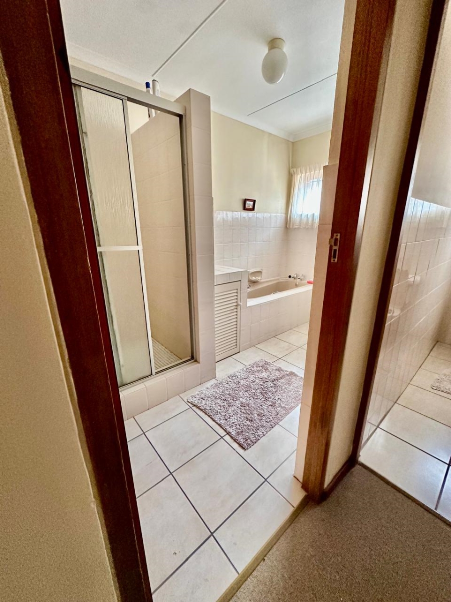 4 Bedroom Property for Sale in Bayview Western Cape